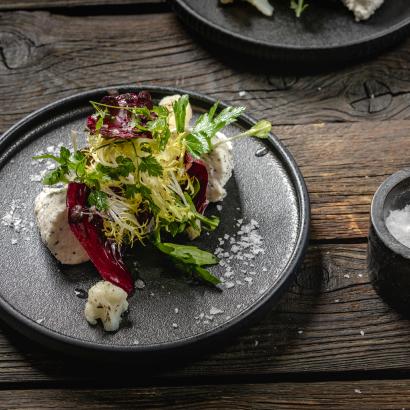 Blumenkohl-Mohn-Mousse mit mariniertem Kräutersalat von Stefanie Bauer aus Oberammergau